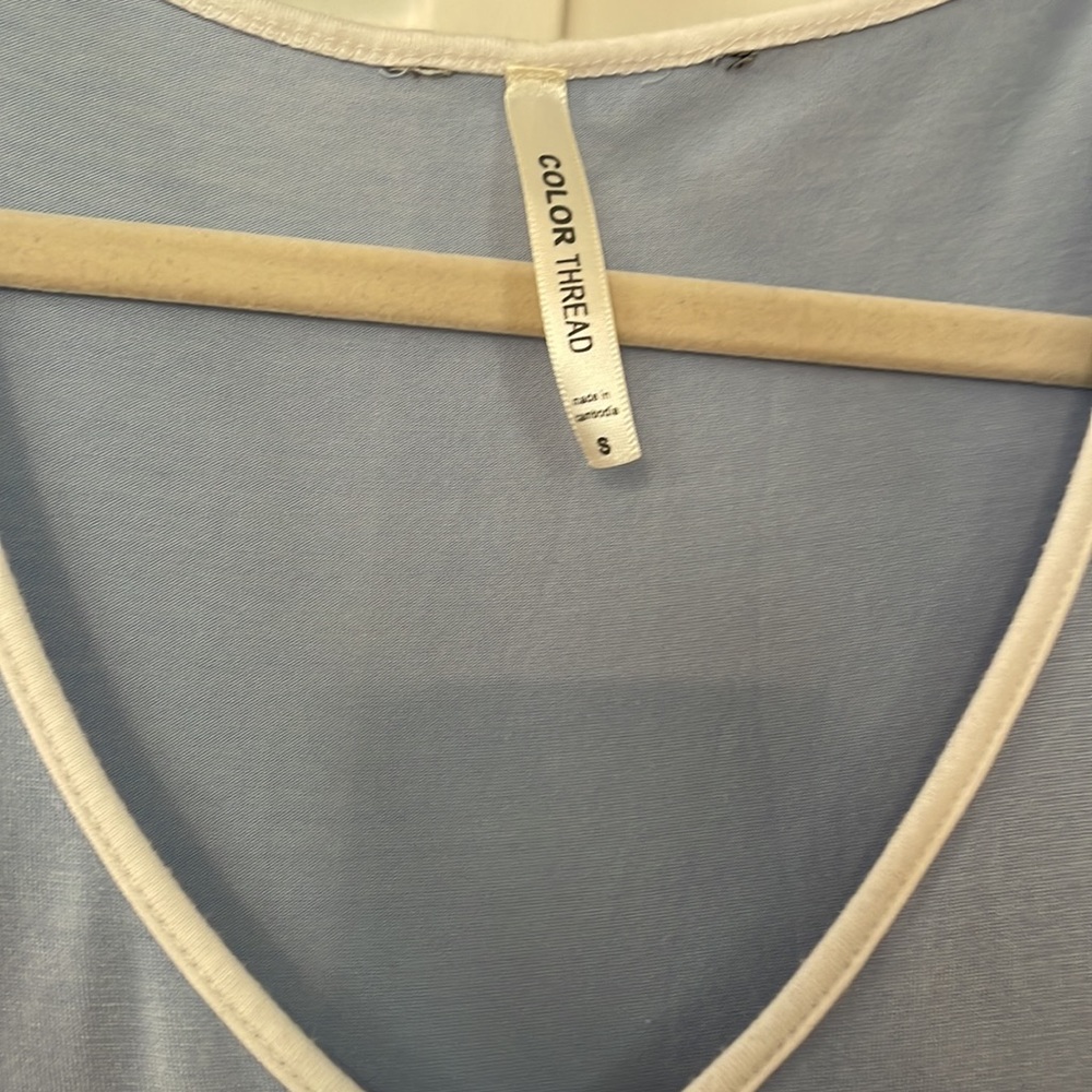 Color Thread light blue shirt - Picture 2 of 4